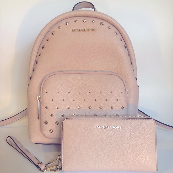 MICHAEL Michael Kors Handbags - Set of 2 Michael Kors backup and phone case wallet